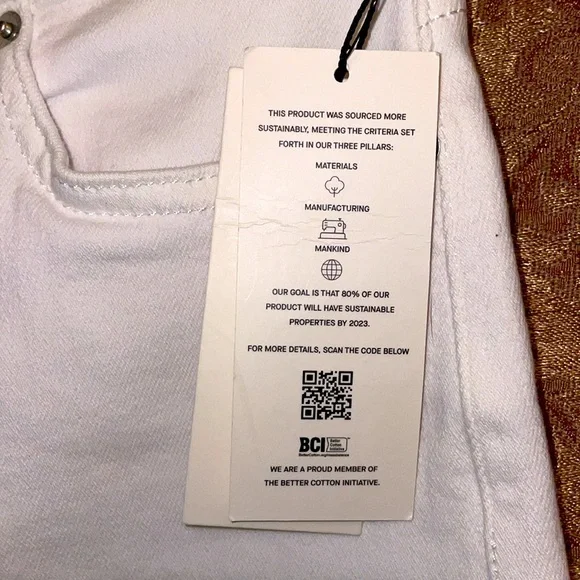 NWT 7 for all mankind LUXE VINTAGE.  White Flare Women's Jeans.  Size 26 - Picture 7 of 12